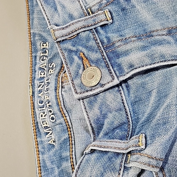 American Eagle 29x31  light wash size 2 jeggings - Picture 6 of 8